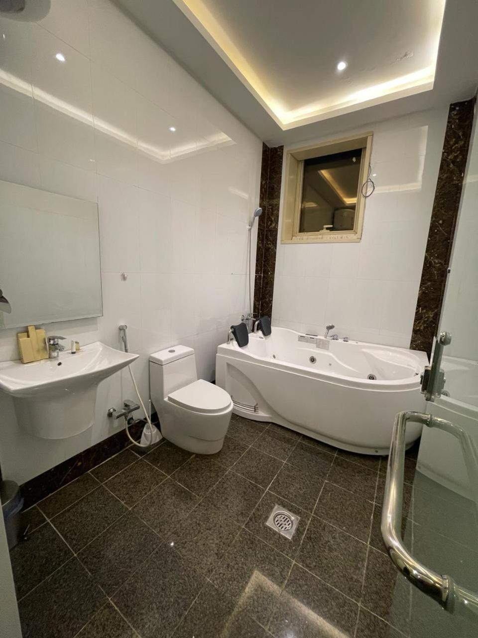 Badeel Alawal Aparthotel 4*